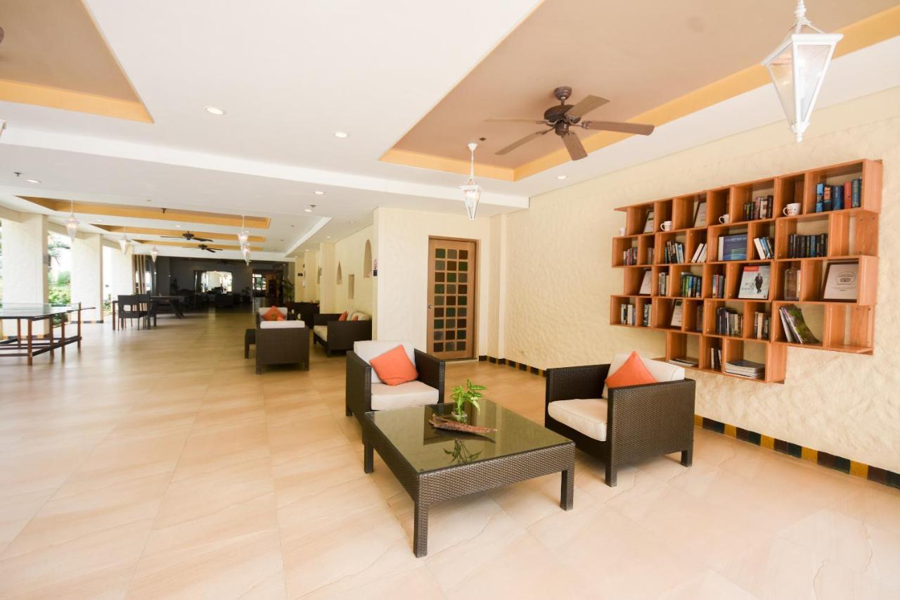 Microtel By Wyndham Boracay Balabag  Esterno foto