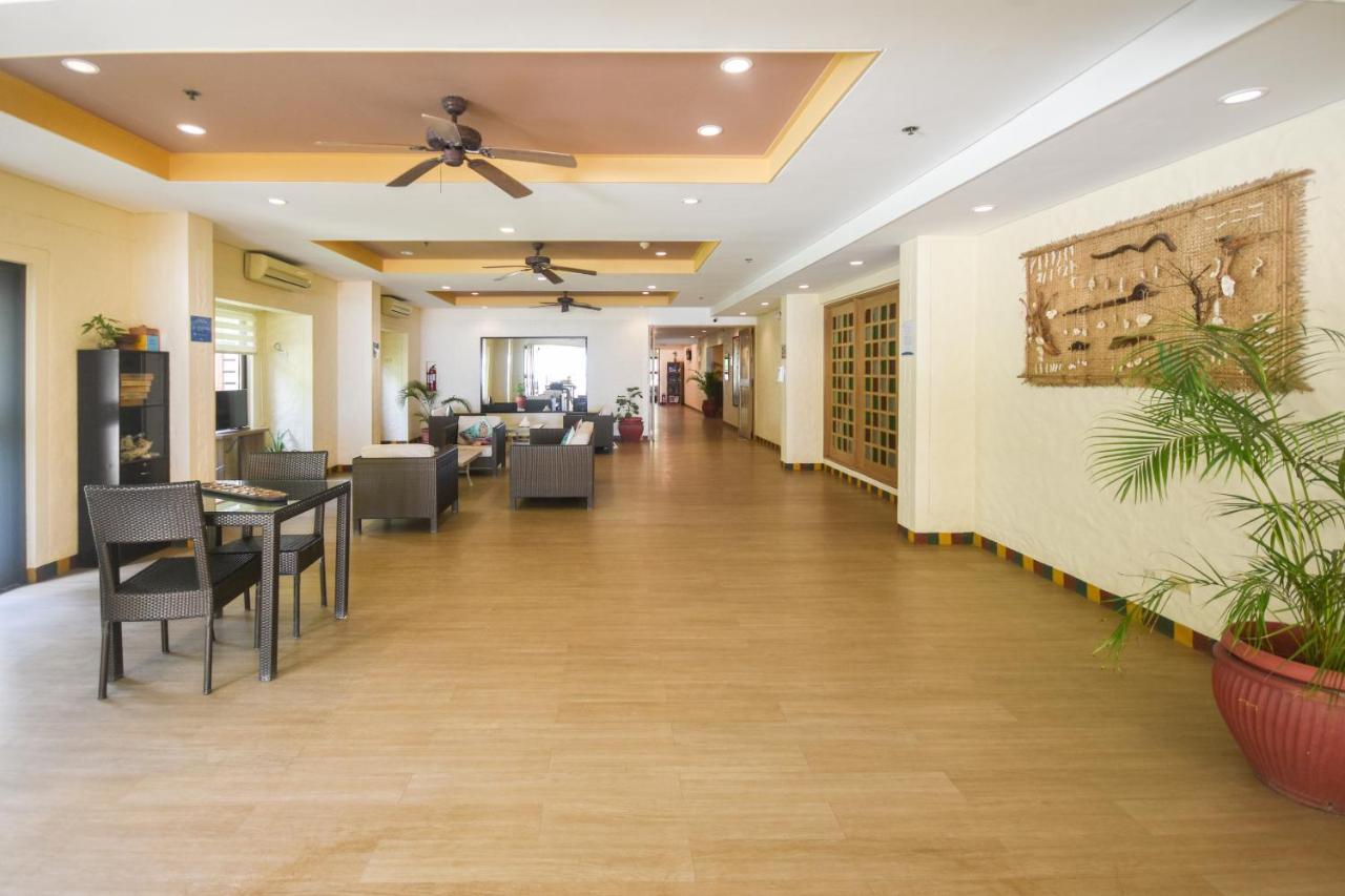 Microtel By Wyndham Boracay Balabag  Esterno foto