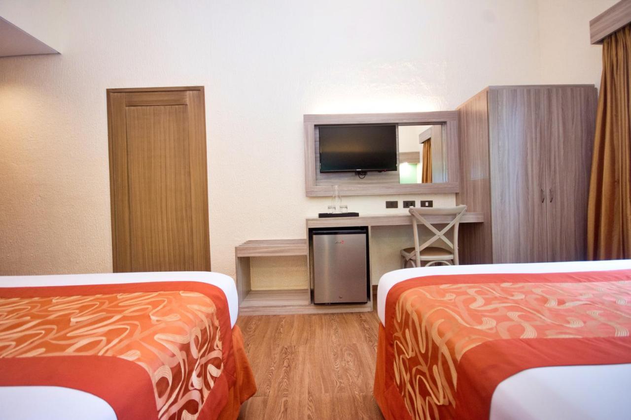 Microtel By Wyndham Boracay Balabag  Esterno foto
