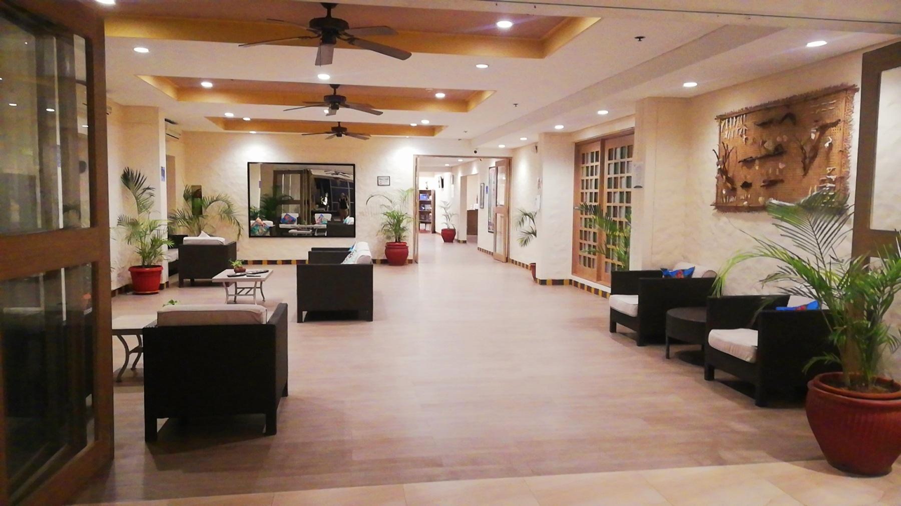 Microtel By Wyndham Boracay Balabag  Esterno foto