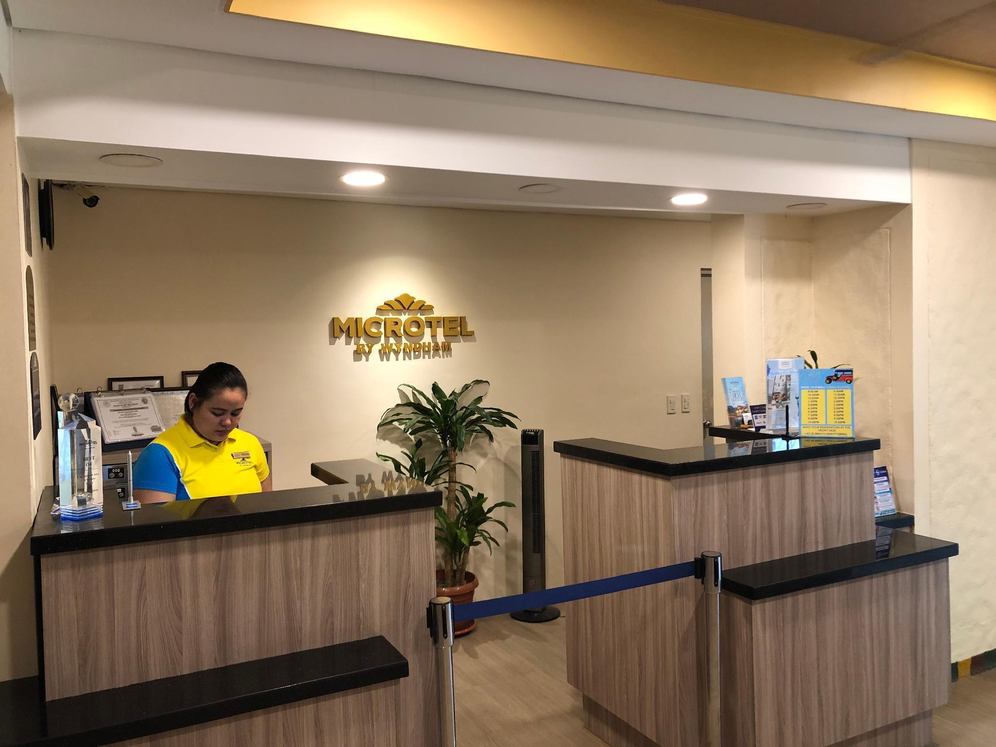 Microtel By Wyndham Boracay Balabag  Esterno foto