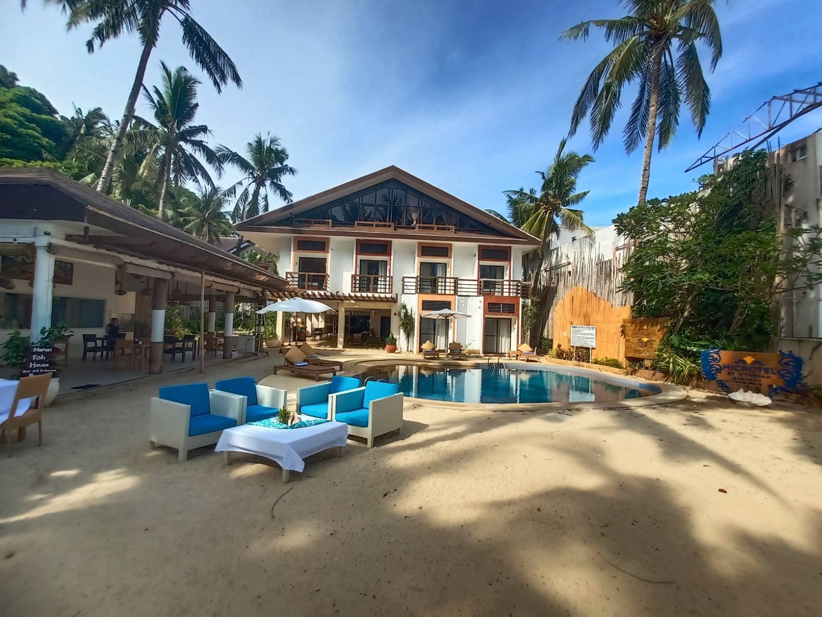 Microtel By Wyndham Boracay Balabag  Esterno foto