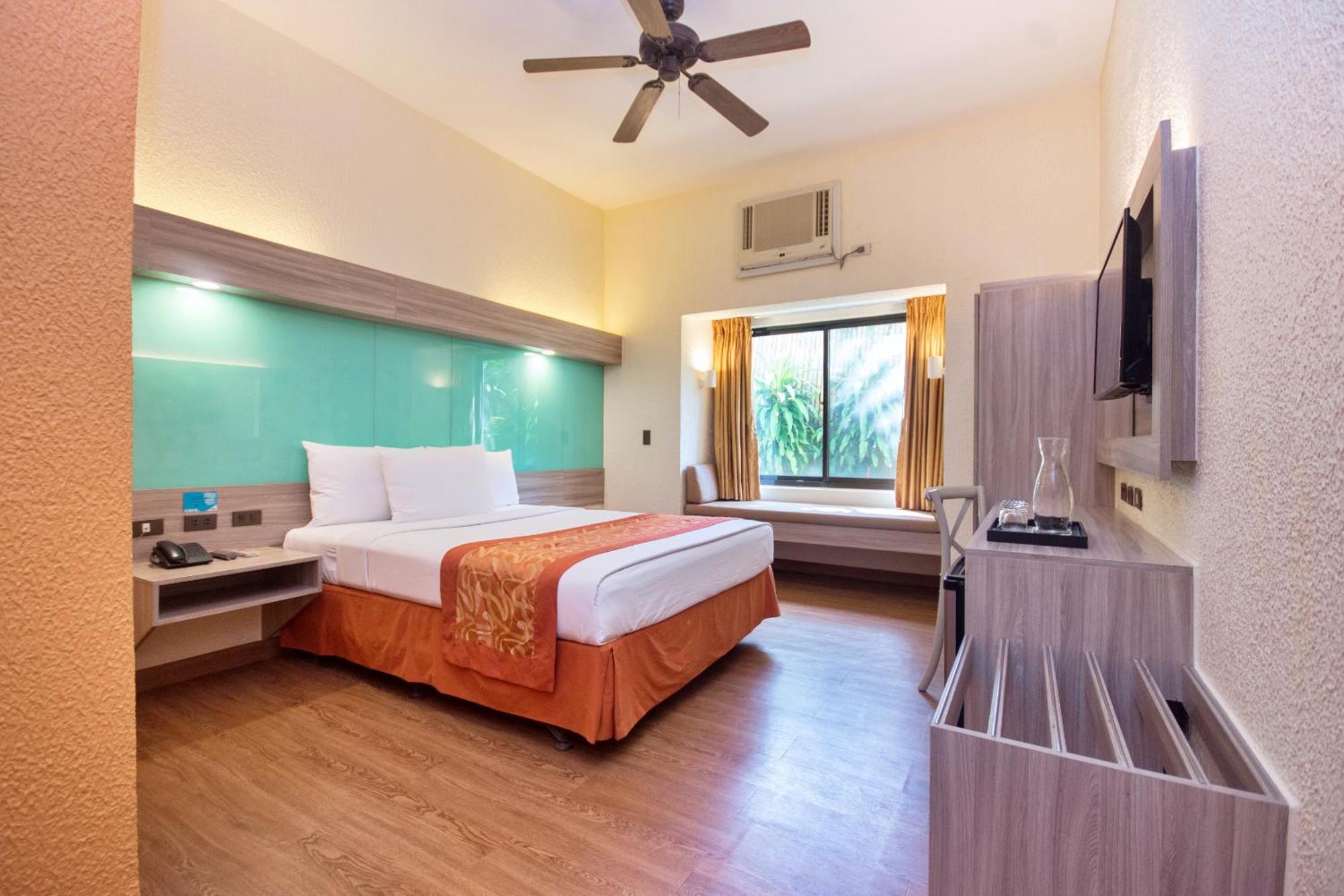 Microtel By Wyndham Boracay Balabag  Esterno foto