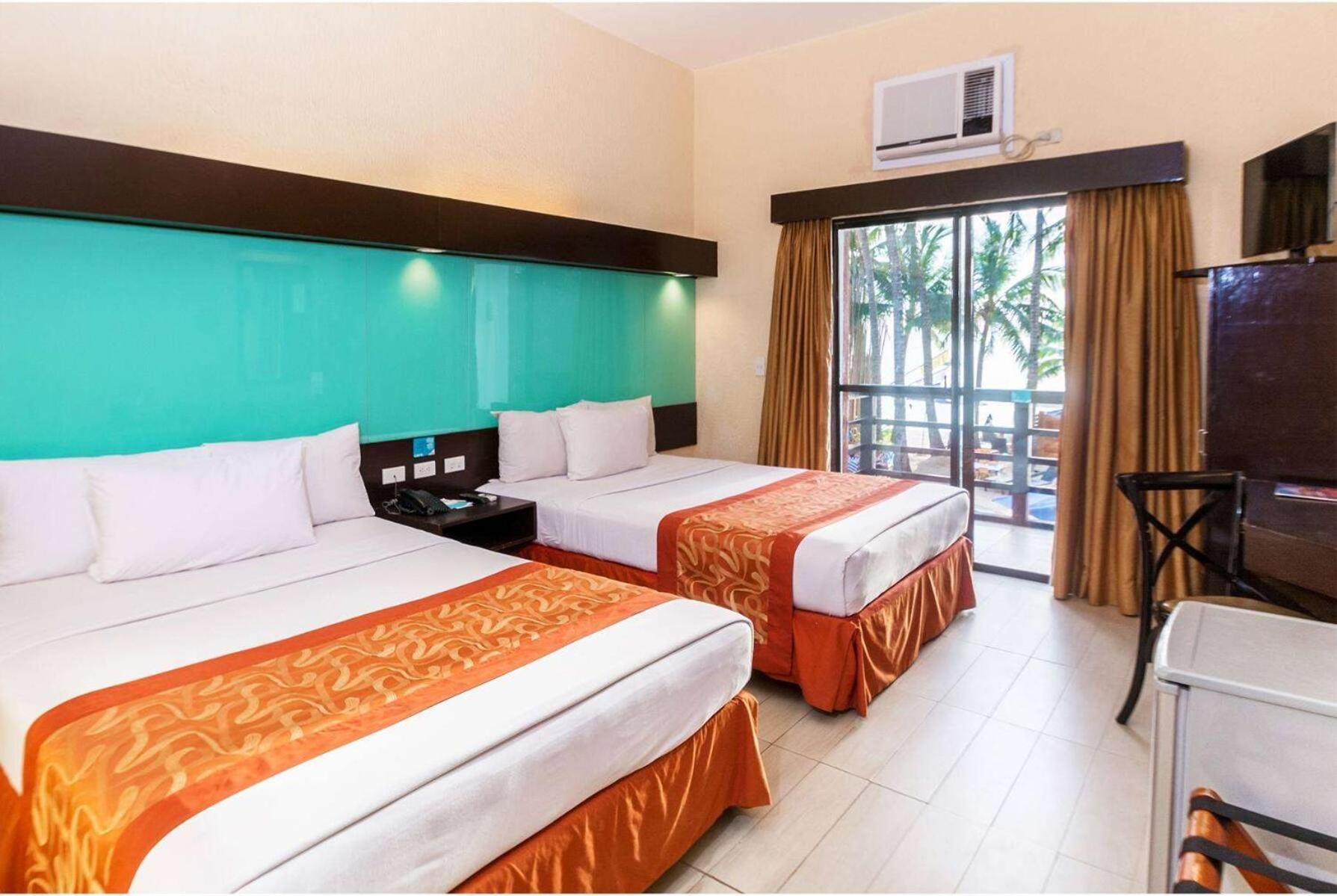 Microtel By Wyndham Boracay Balabag  Esterno foto