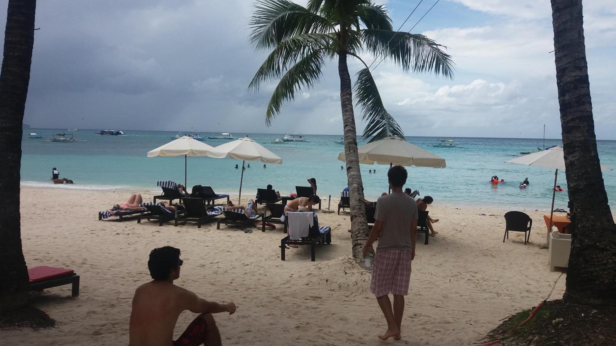 Microtel By Wyndham Boracay Balabag  Esterno foto