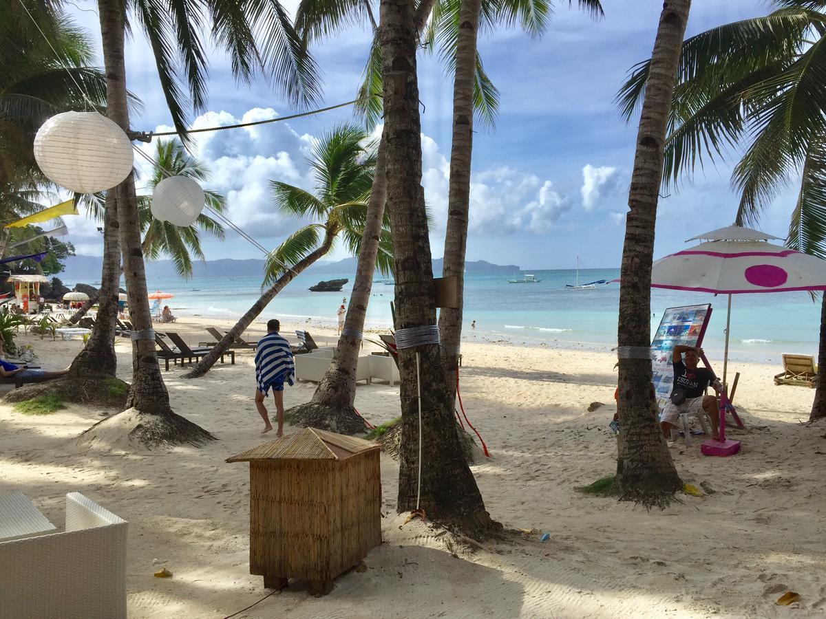 Microtel By Wyndham Boracay Balabag  Esterno foto